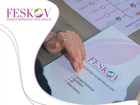 Comment comparer les agences de maternité de substitution pour les mères porteuses image